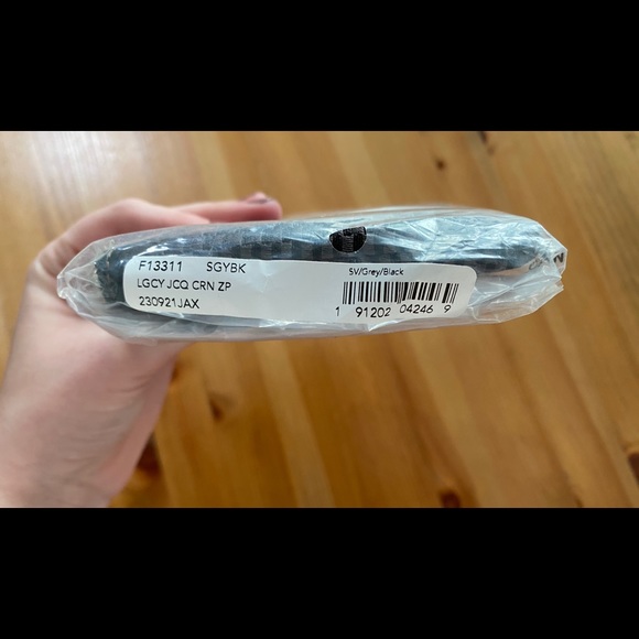 NWT Coach Checkered Wristlet - Picture 6 of 6